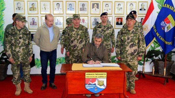 Anuncian cambios en las Fuerzas Militares, uno de ellos el comandante de la Armada Carlos Velázquez