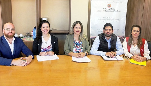 Denuncian la existencia de prebendarismo en la Facultad de Derecho de la UNA