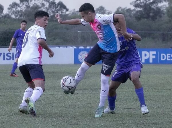Sub 14: los nuevos líderes golearon - Fútbol - ABC Color