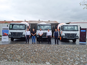 Grupo Condor entregó 3 camiones Mercedes-Benz Atego 2730B a la empresa Cielo Azul