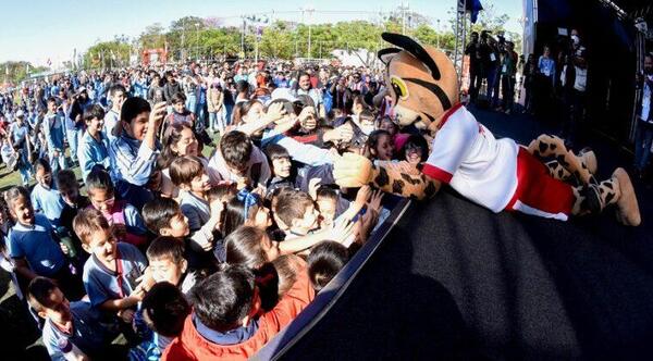Tiríka sigue dando de que hablar, estuvo concienciando en la importancia de las vacunas – Prensa 5
