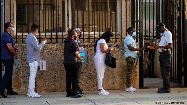 Cuba cree que es 'momento oportuno' para normalizar relaciones con EE.UU.