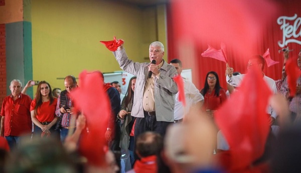Wiens plantea «ayudar a los excluidos por el sistema financiero»