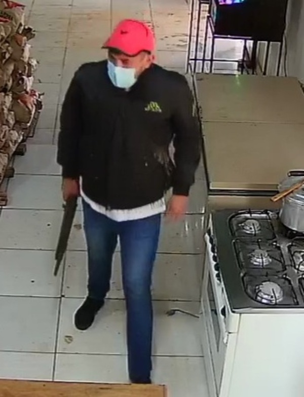 Motochorros roban G. 2.000.000 y celulares de carnicería