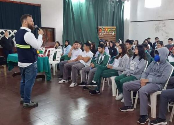 Defensa Costera de Pilar: Jóvenes se capacitaron sobre gestión ambiental y educación vial