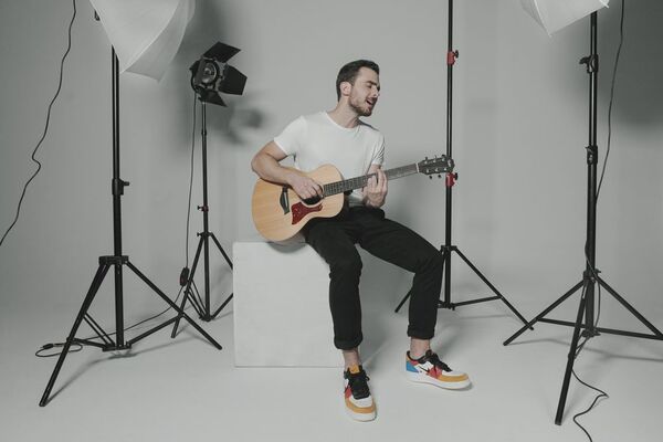 Iván Zavala vuelve a sus raíces con un sonido más maduro