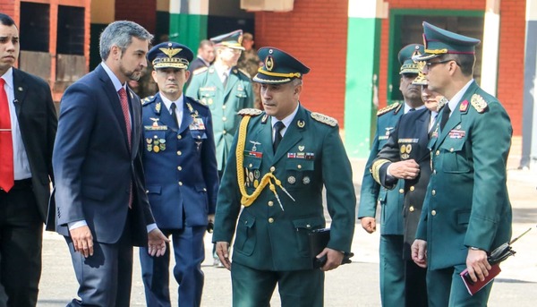 Abdo Benítez nombra a nueva cúpula militar - Unicanal