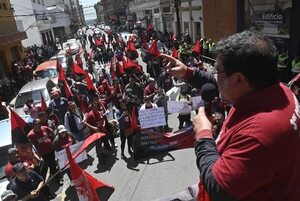 Docentes de la OTEP-A presentaron lista de reclamos al Ministerio de Educación - Nacionales - ABC Color
