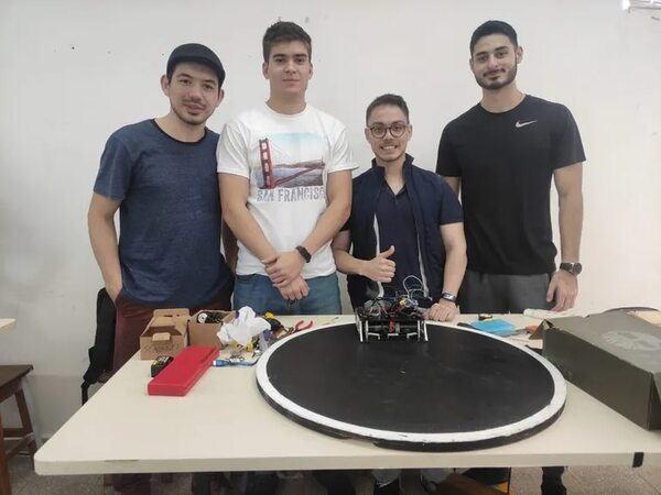 Estudiantes de la UNA buscan apoyo económico para ir a concurso de robótica en Rumania - Nacionales - ABC Color