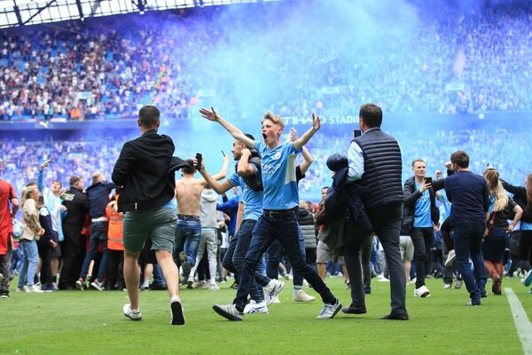 Diario HOY | Fuerte multa al City por invasión de cancha de sus aficionados