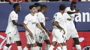 Valencia sonríe lejos de Mestalla