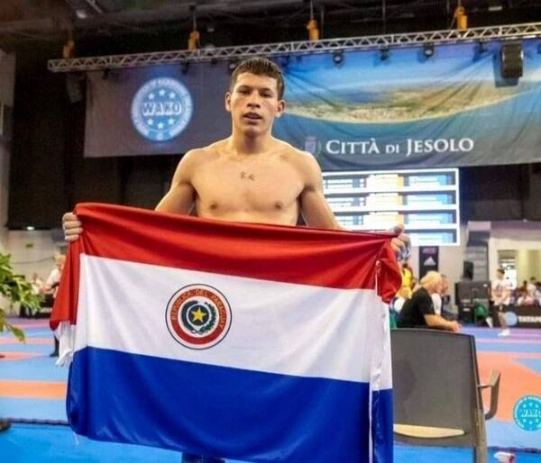 Paraguayo es campeón mundial de Kickboxing