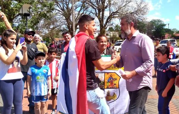 Crónica / Yoao Rolón: Pynandi de Oro y Ciudadano Ilustre de Arroyos y Esteros