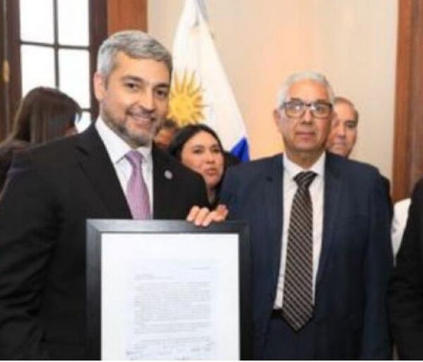 Mario Abdo recibe carta de niños que se disculparon por Guerra de la Triple Alianza