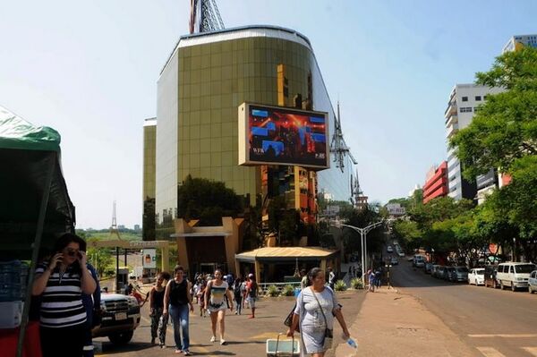 Aparece un hijo de Stroessner y reclama millonaria propiedad
