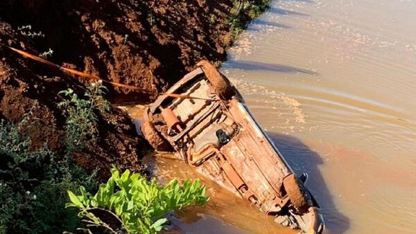 Copiloto de Rally muere tras caer al río Acaray en recorridas oficiales