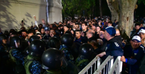 Hinchas de Gimnasia reclaman justicia por aficionado fallecido en la noche de terror