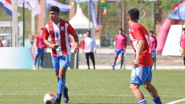 La Albirroja cae, pero clasifica a semis por diferencia de goles