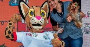 La Nación / Tiríka se vacunó contra la rabia e instó a vacunar a mascotas en el AutoCan de la Costanera de Asunción