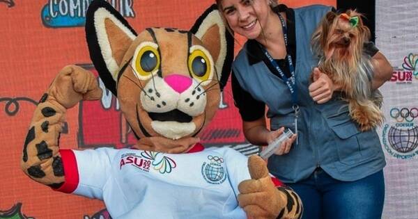 La Nación / Tiríka se vacunó contra la rabia e instó a vacunar a mascotas en el AutoCan de la Costanera de Asunción