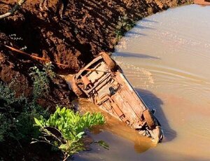Copiloto de Rally muere tras caer al río Acaray en recorridas oficiales - Radio Imperio