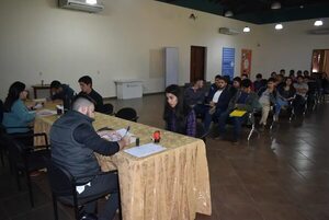 Hasta hoy se reciben carpetas para concurso de técnico en EBY - Nacionales - ABC Color
