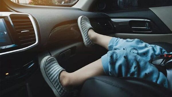 Pediatra recuerda el peligro de que niños viajen en el asiento delantero