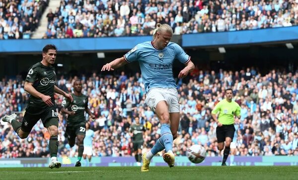 El City es líder con otro gol de Haaland y el Chelsea sube al ‘Top 4′ - Fútbol de la Premier League - ABC Color