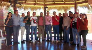 Equipo de HC, oficializan candidatura a convencional por la Seccional Colorada San José de los Arroyos - Noticiero Paraguay