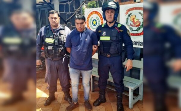 Detienen a descuidista tras hurtar celular en el colectivo