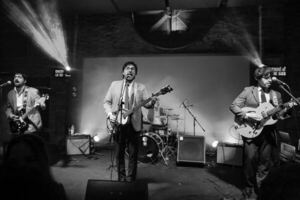 Diario HOY | "Domingo Sunsed": Dj set y bandas nacionales en concierto