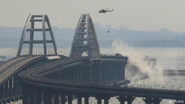 Putin encarga reforzar protección en puente de Crimea