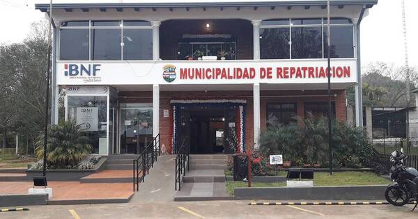 La Nación / Asesor jurídico de Repatriación evade a la prensa y se niega a dar declaraciones