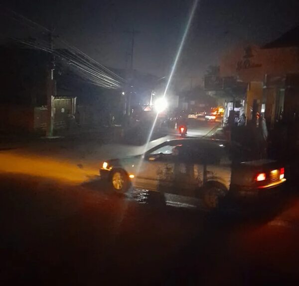 Caacupé: transformador explotó y dejó sin electricidad a pobladores durante 7 horas - Nacionales - ABC Color