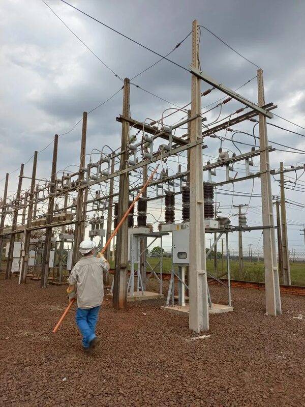 Habilitan nueva línea de 23.000 voltios en Caaguazú - Economía - ABC Color