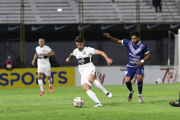Olimpia enfrenta a Ameliano buscando seguir en la lucha por el título
