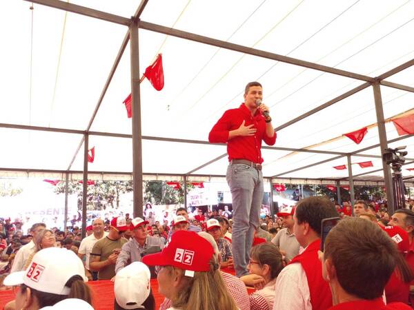 Crónica / Santi Peña promete generar empleo para los paraguayos