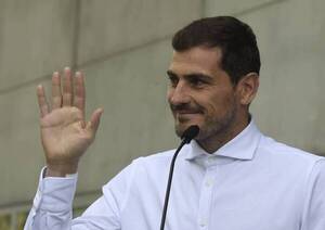Crónica / ¿Qué lo que pasa todo? Iker Casillas escribió: "soy gay"