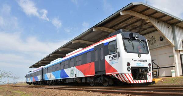 La Nación / Tren Encarnación-Posadas habilitó su servicio de lunes a sábados y feriados