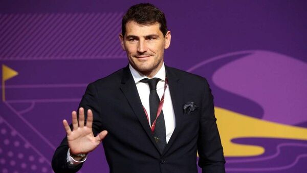 Iker Casillas se declaró gay y luego dijo que lo hackearon