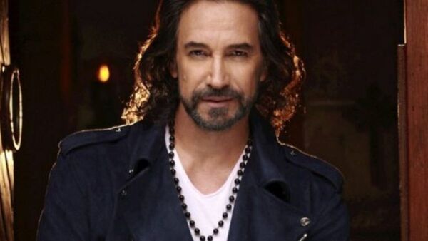 Marco Antonio Solís: "Ve y confiesa tu amor a esa personita especial"