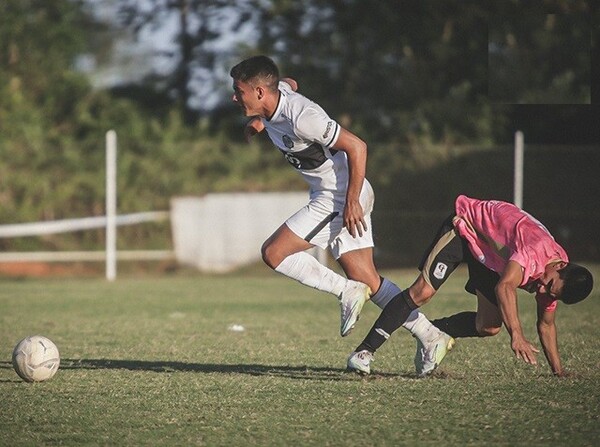 Sub 19: Con tres victorias en el episodio 15 - APF