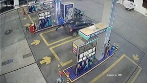 Cae mujer que pidió tanque lleno y se rajó sin pagar