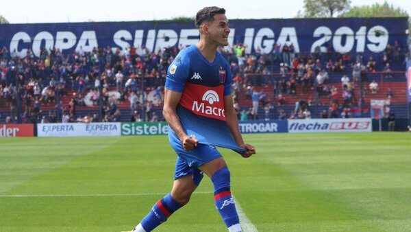 Blas Armoa se luce con un doblete en el fútbol argentino