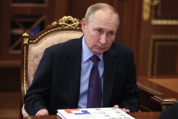 Putin acusa a Ucrania de 'terrorismo' por explosión de puente