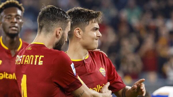 Paulo Dybala le da la victoria a la Roma