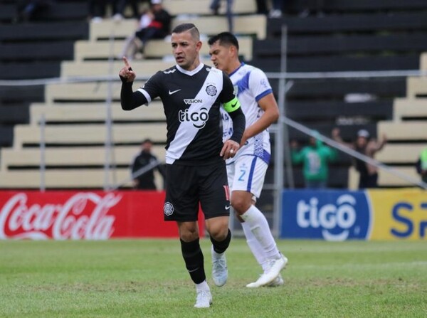 Olimpia festejó en Dos Bocas - APF