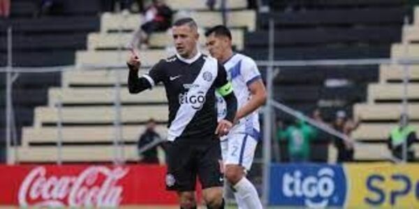 Gracias a Derlis y Olveira Olimpia se llevó tres puntos contra Ameliano