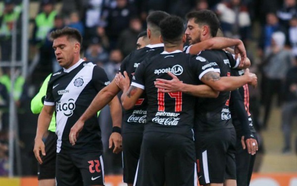 Olimpia supera a Ameliano y continúa en la pelea