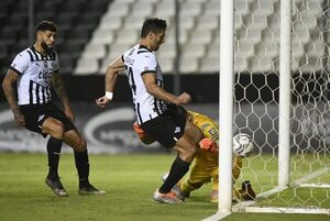 Libertad vs. 12 de Octubre: Empate con emociones en Tuyucuá   - Fútbol - ABC Color